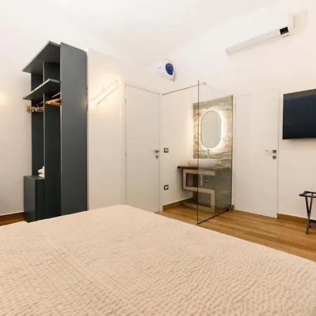 Nea Domus Santa Monica By Dimorra Neapol